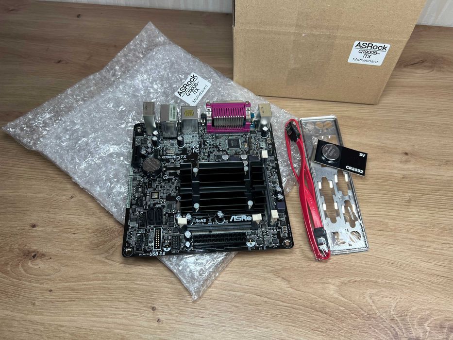 Материнская плата ASRock Q1900B-ITX (Intel Quad-Core J1900, PCI-Ex1)