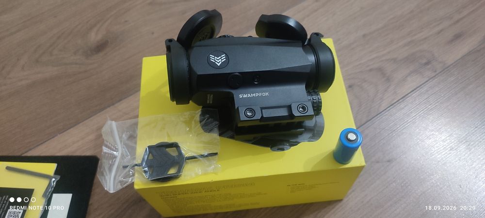 приціл призматичний  trihawk  swampfox
