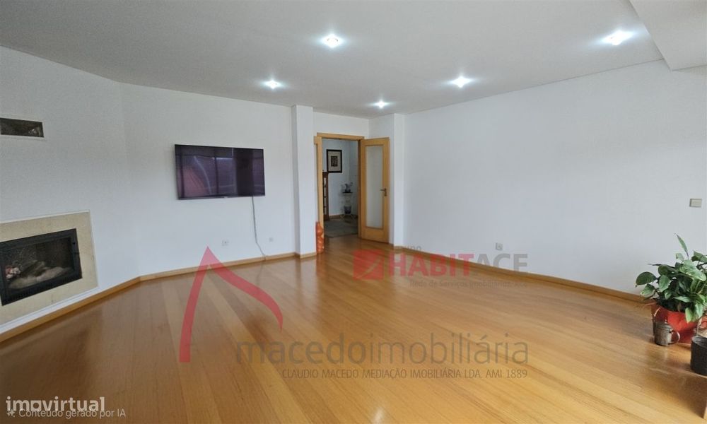 Apartamento T3 com 2 frentes e varandas em Ferreiros – Braga  O Seu Ap
