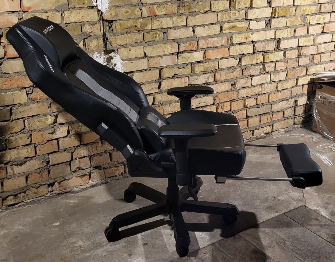 Игровое кресло DxRacer Classic с подставкой для ног: 8 300 грн ...