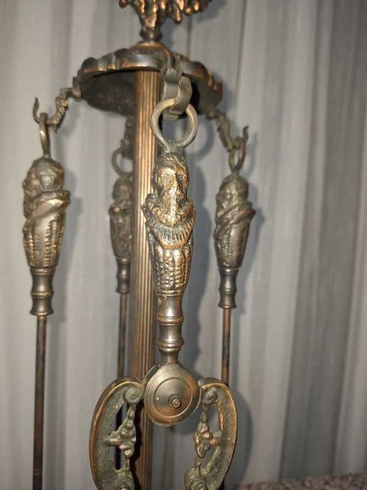 Utensílios em latão para lareira