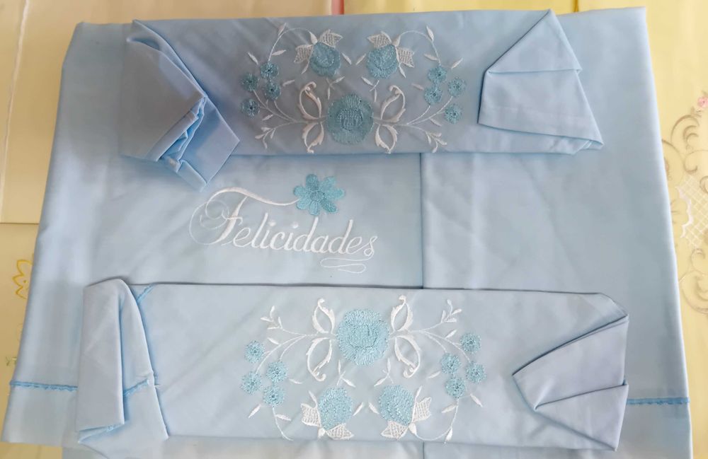 Vendo Lençóis Para Cama de Casal