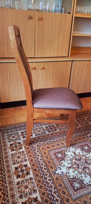 Stol drewniany z krzeslami