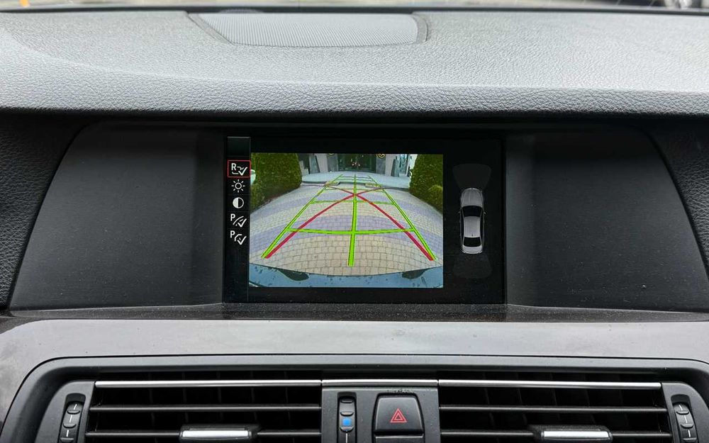 BMW 520I 2012 року