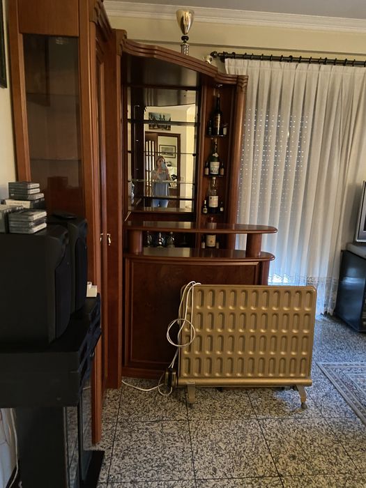 Varios moveis para desocupar