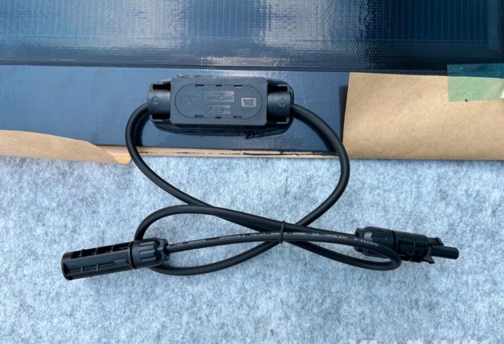 Гнучкі сонячні панелі eFlex  Швейцарський виробник Flisom