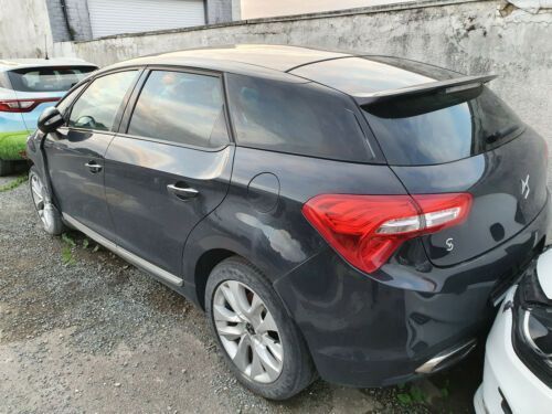 DS 5 de 2013 veiculo para peças