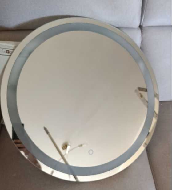 Lustro z wbudowanym oświetleniem 60 cm okrągłe