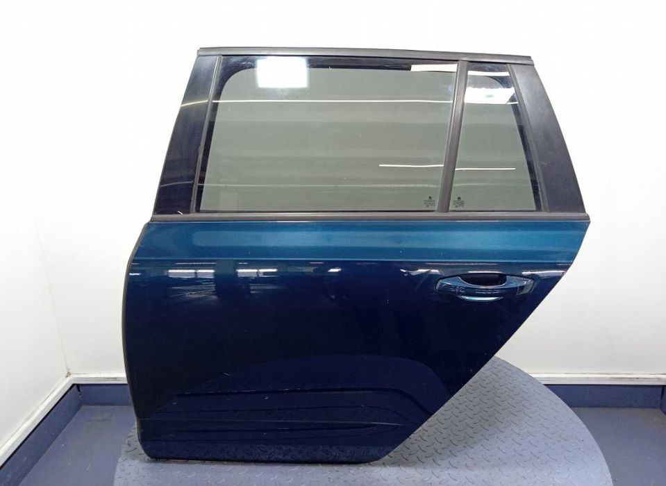 Двері Skoda Octavia 3 III 5E передні або задні праві ліві разборка