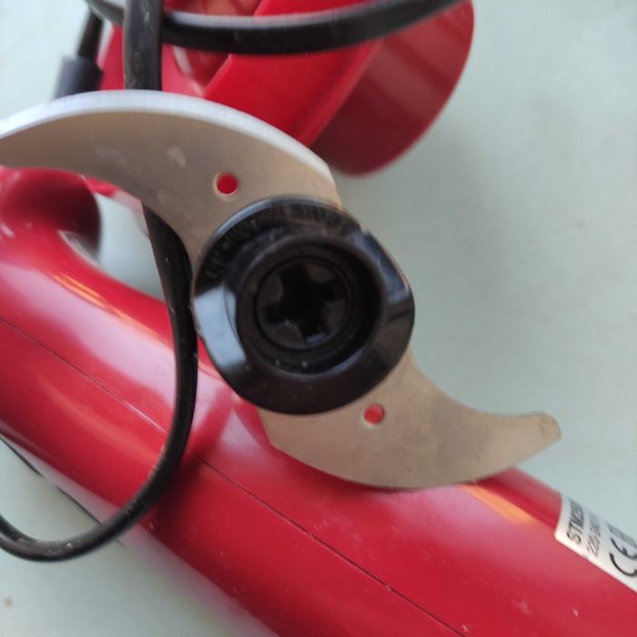 Блендер погружной STM2500MCS.