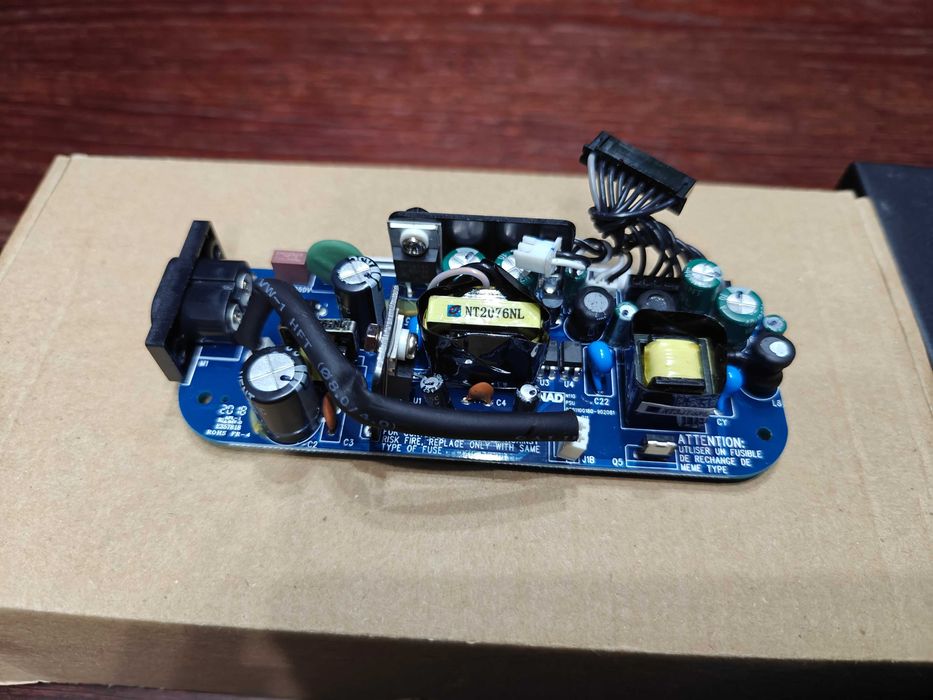 Bluesound Node 2i Streamer wraz zasilaczem Tomanek ULPS mini