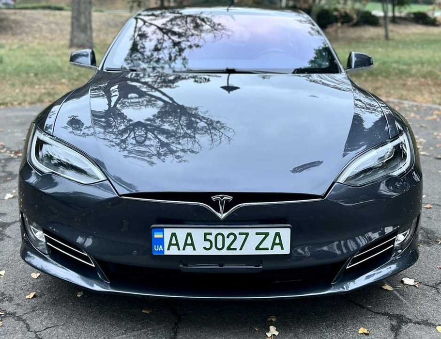 Прокат (оренда) автомобіля Тесла. Можливо з викупом.
