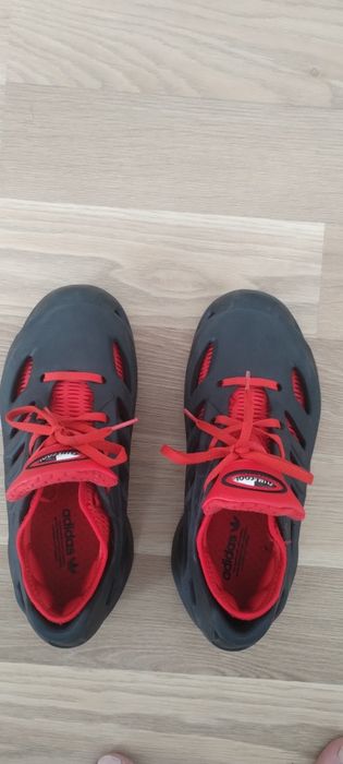 Кросівки Жіночі ADIDAS 37.5