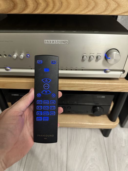 Parasound (HINT)  Halo Integrared Ampflifier Идеал!