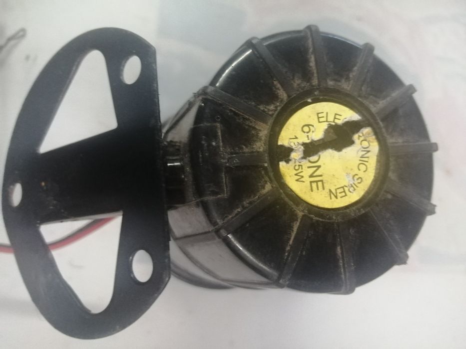 Сигнал-сирена автосигнализации.