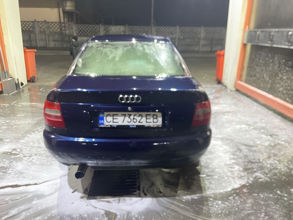Продам Ауді а4.