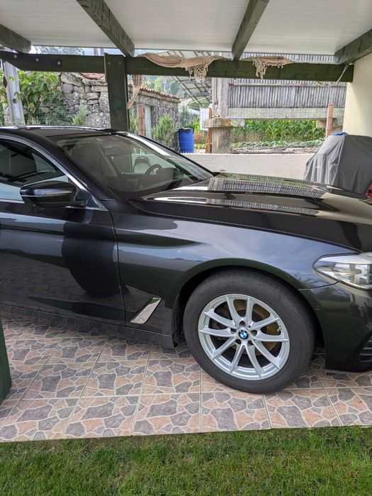 BMW 520 , em bom estado e econômico