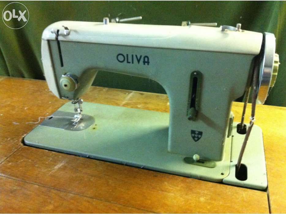 Máquina de costura Oliva