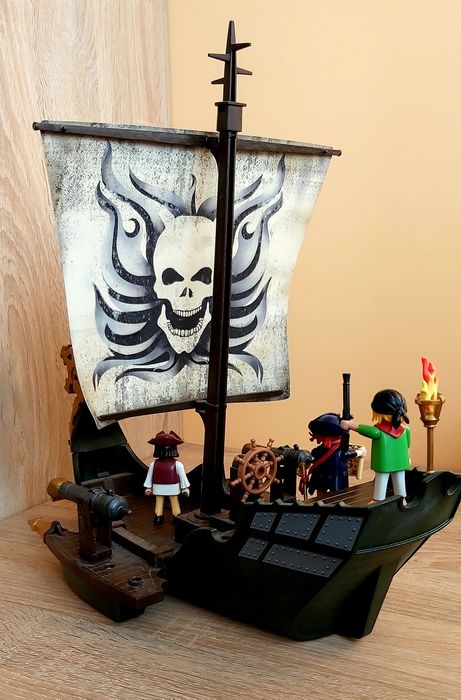 Statek piracki playmobil