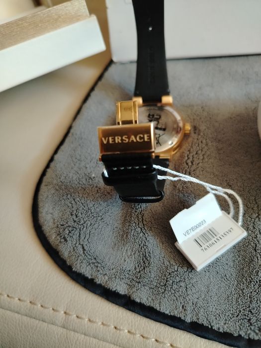 Zegarek  Versace VE7E00223