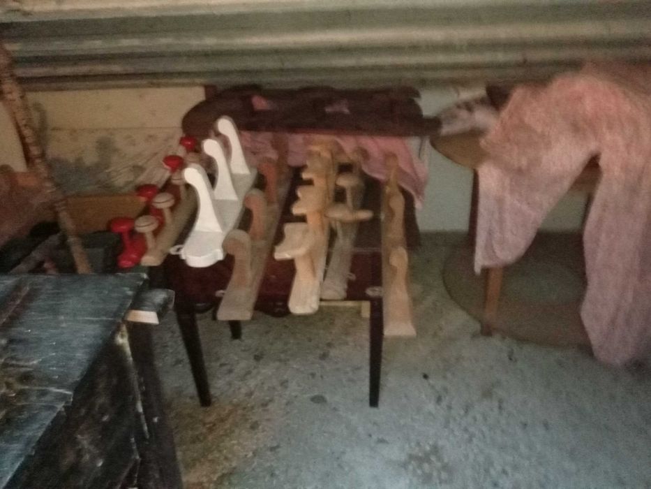 Cabides e outras peças  antigas