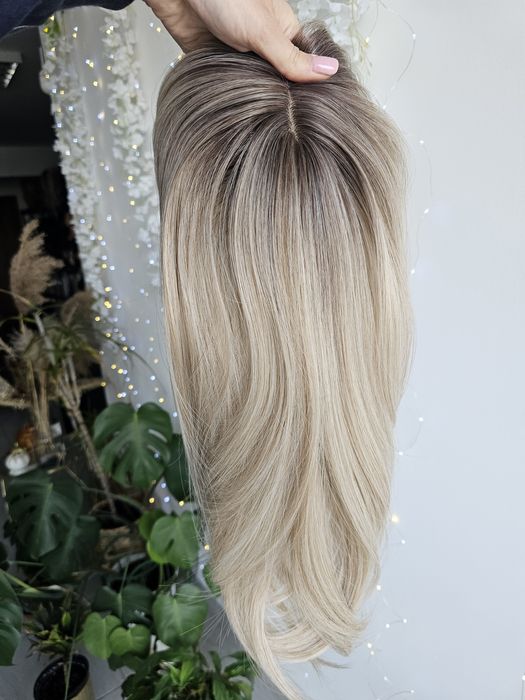 Tupet topper jasny beżowy blond z odrostem Paris 50 cm naturalny efekt