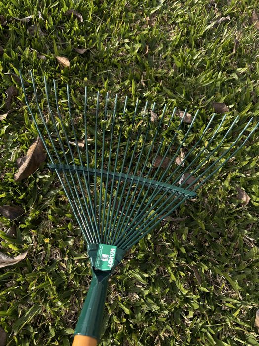 Ancinho de jardim - novo