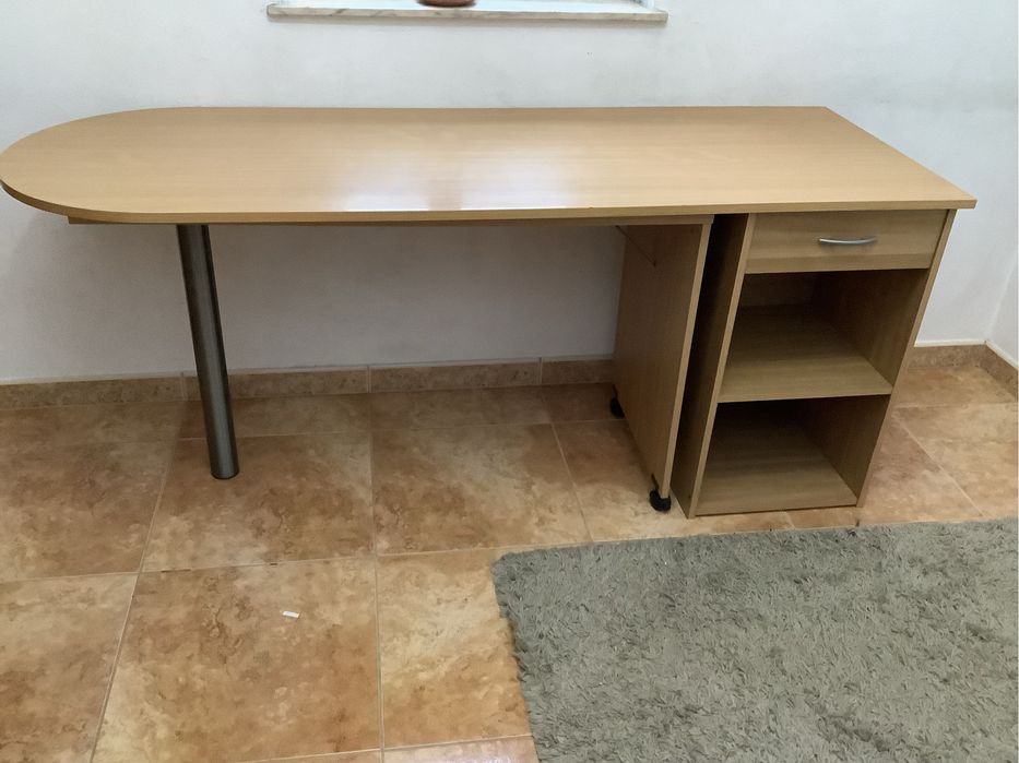Mesa escritório / Secretária
