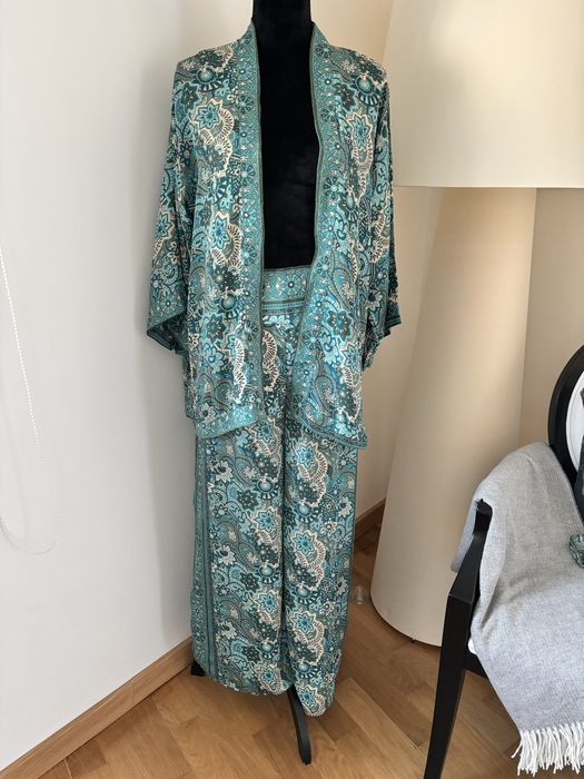 Conjunto de 2 peças novo, calcas e quimono em seda, talha unica