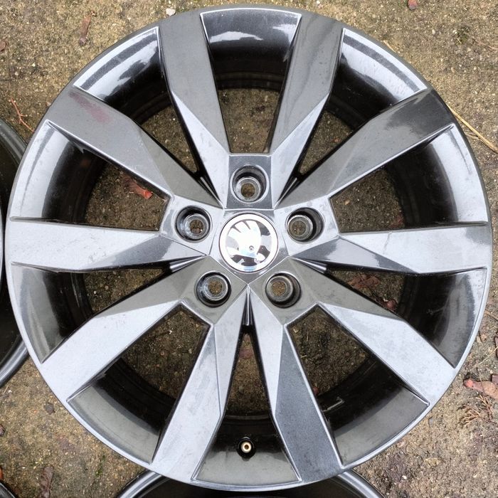 Felgi aluminiowe Skoda RS Karoq Octavia Yeti 6x17 ET45 5x112