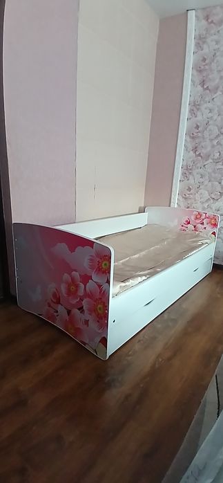 Ліжко односпальне,дитяче!