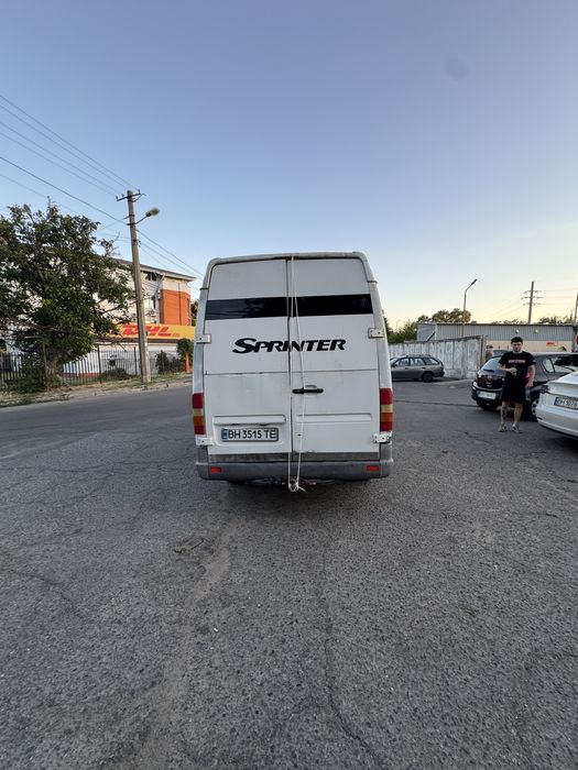 Продам Sprinter 208D