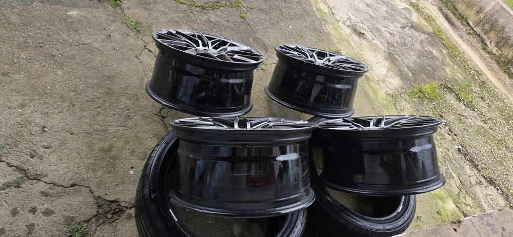 Japan racing 28 Hyper Black