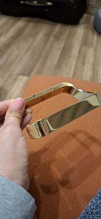 Uchwyt złoty na papier toaletowy