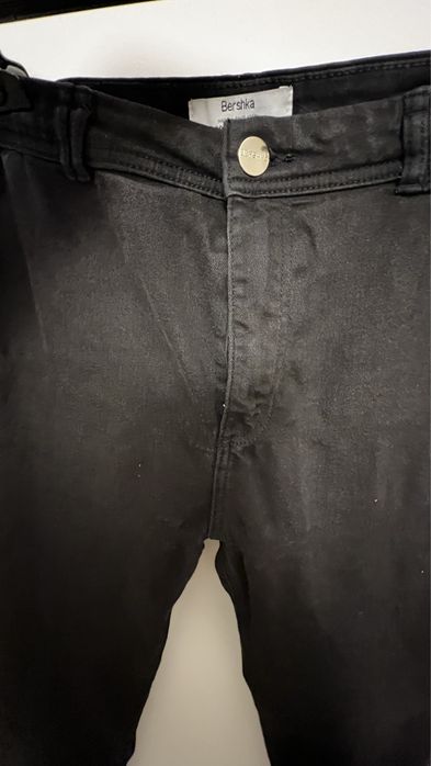Czarne spodnie rurki skinny Bershka 38 M
