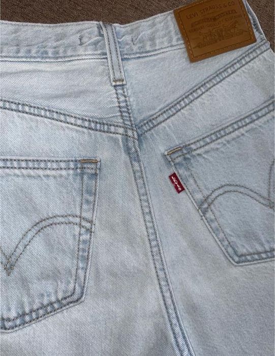 Стильні жіночі джинси Leviʼs