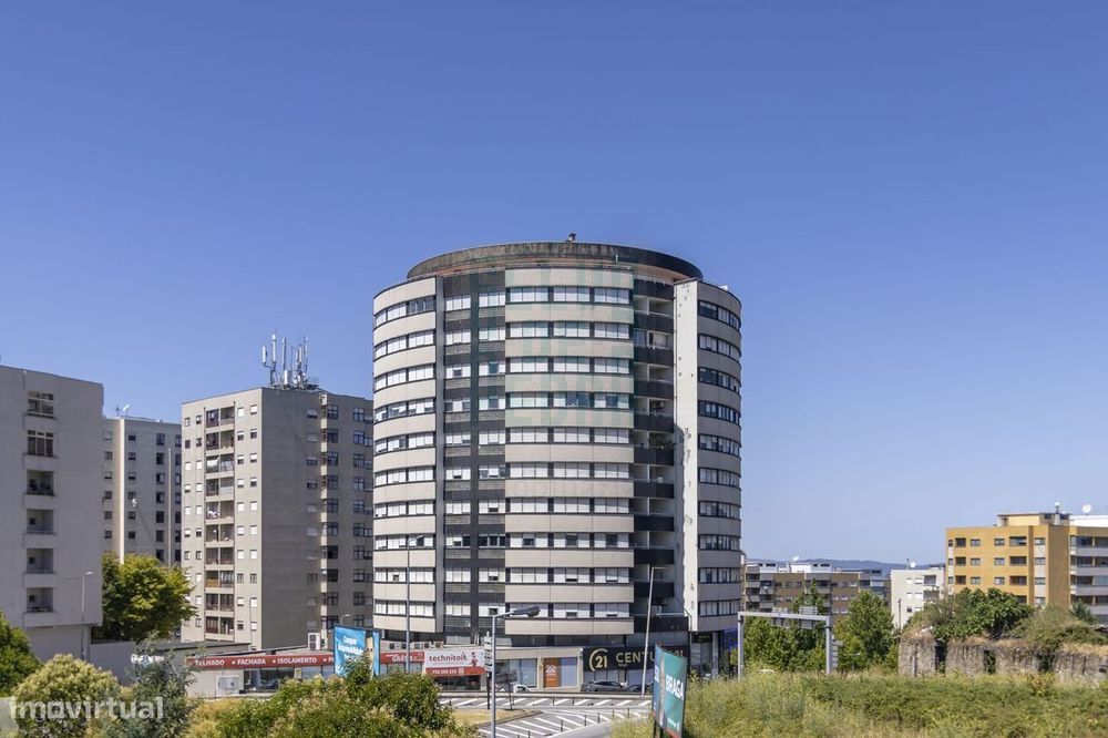 T4 Braga renovado c/ garagem — São Vicente, Braga