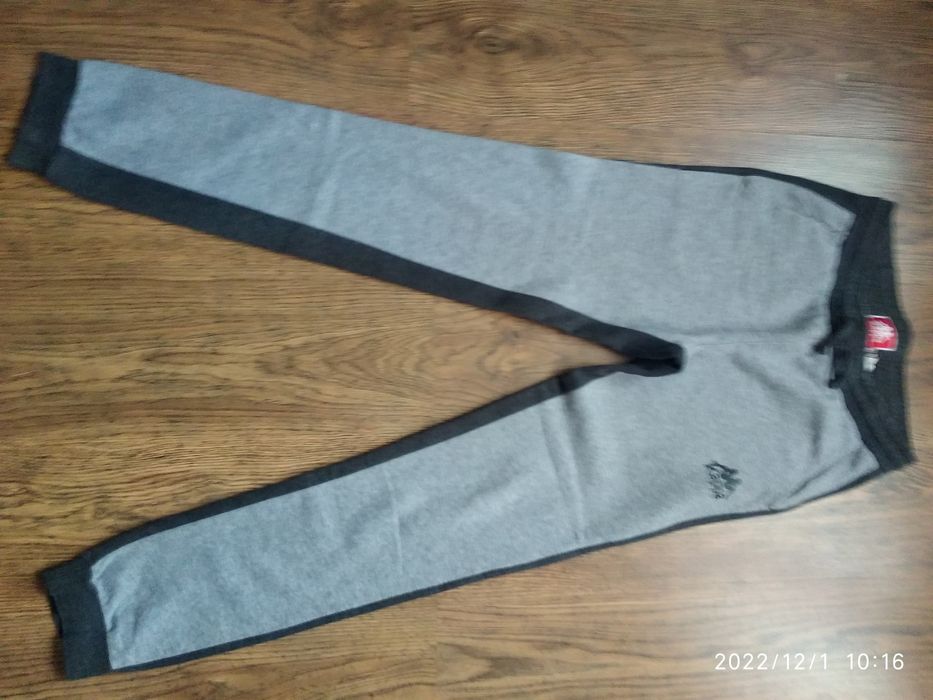 Продам спортивные штаны на подростка.