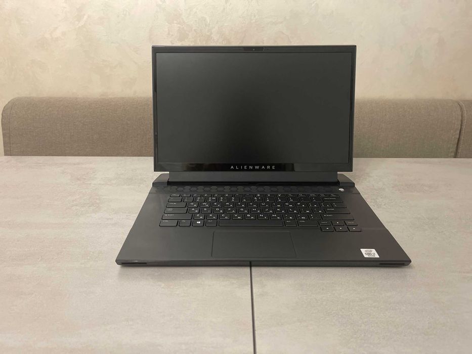 Ігровий ноутбук Dell Alienware 15 R3 / 15,6" FHD IPS / i7-10750H / 16GB / 512GB / GeForce RTX 2070 Super 8GB