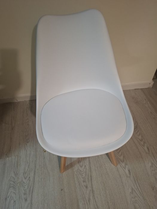 Cadeira branca  moderna novas