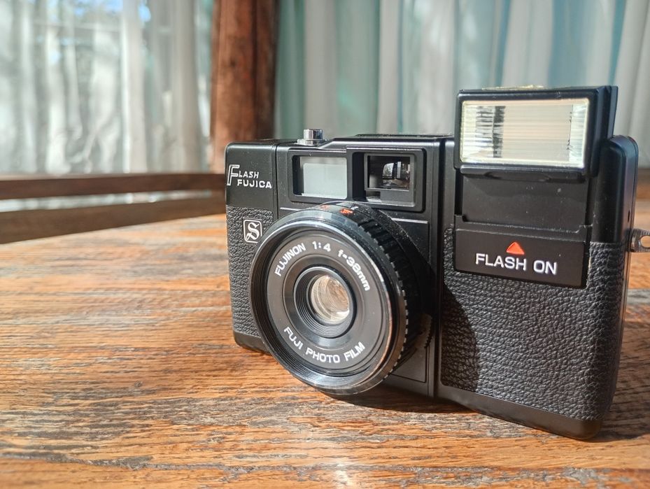 Плівкова камера Fujica Flash S