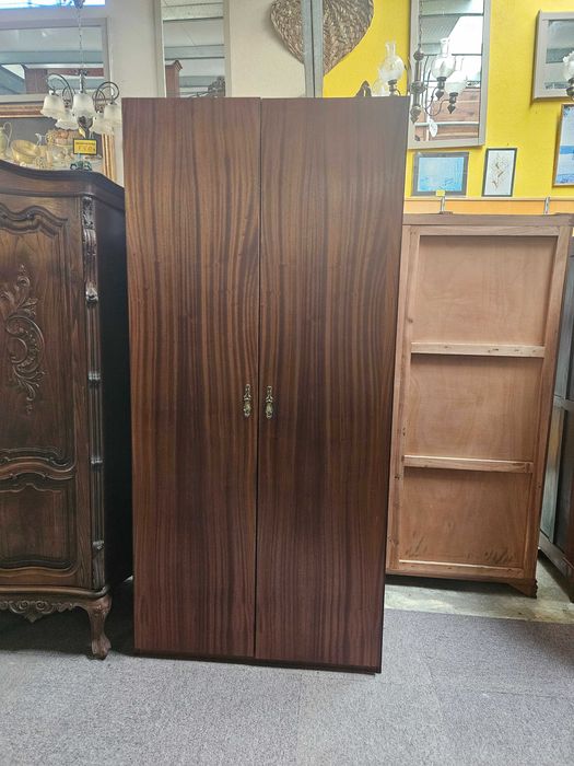 Armário de duas portas - Bom estado geral