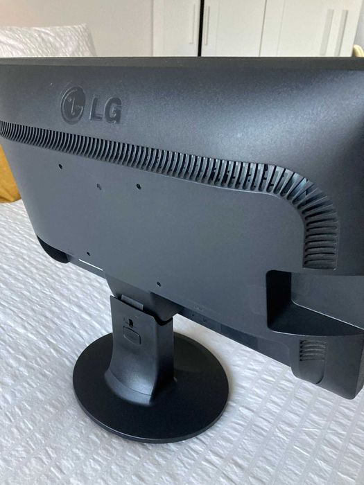 Monitor LG - E1911S425606259766743043