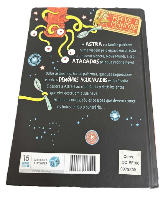 Livro juvenil "Bolos no espaço"