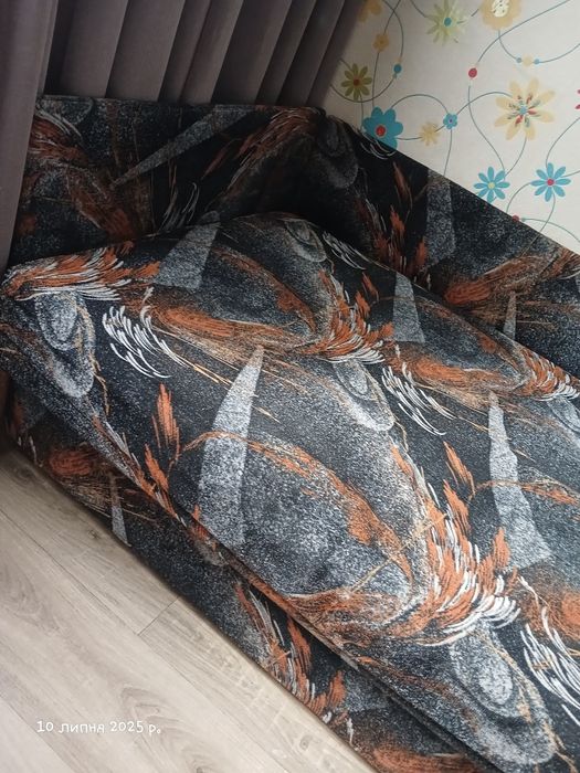 Дитячий диван з нішою в середині