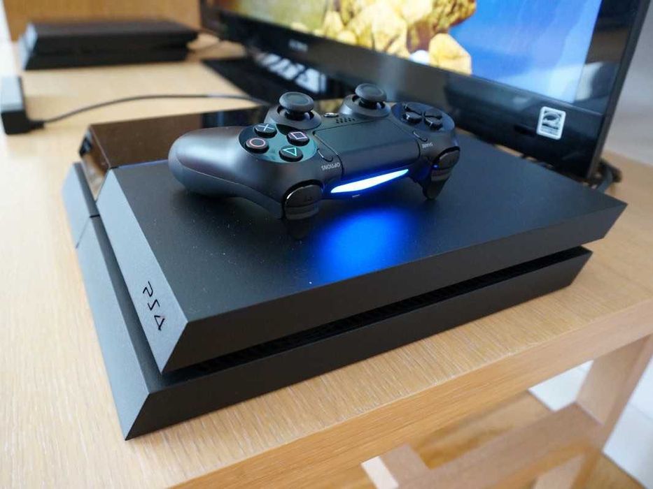 Vendo a minha Ps4 sem comando
