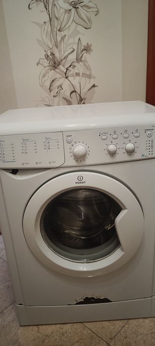 Пральна машина Indesit