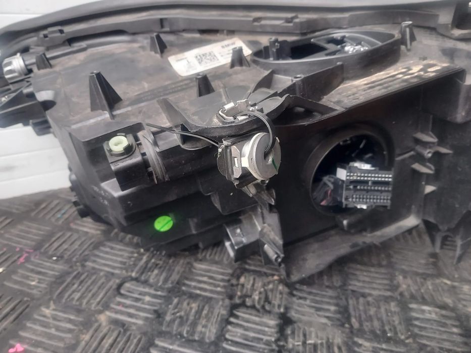 Optica Esquerda Led BMW F40