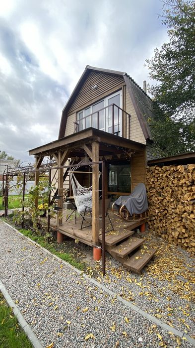 Оренда дачі біля лісу та озера