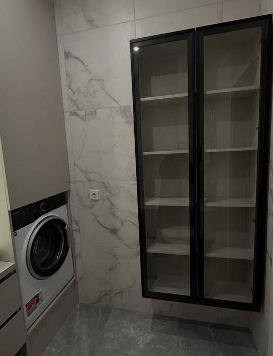 Затишна ! кімнатна квартира  на Гераневій